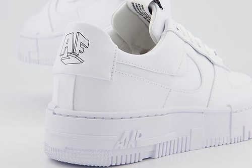 Nike AirForce 1 Pixel